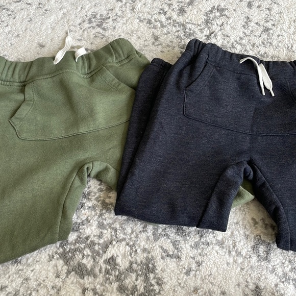 Bundle pants for a good deal - Picture 2 of 5